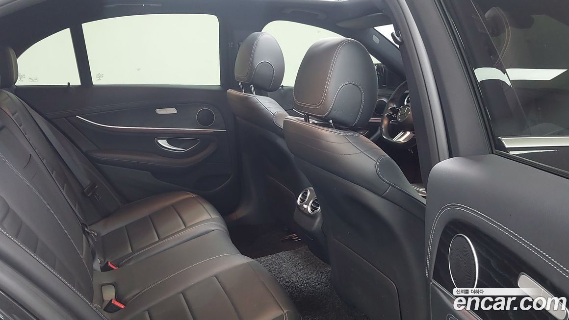Mercedes-Benz E-Class 2021