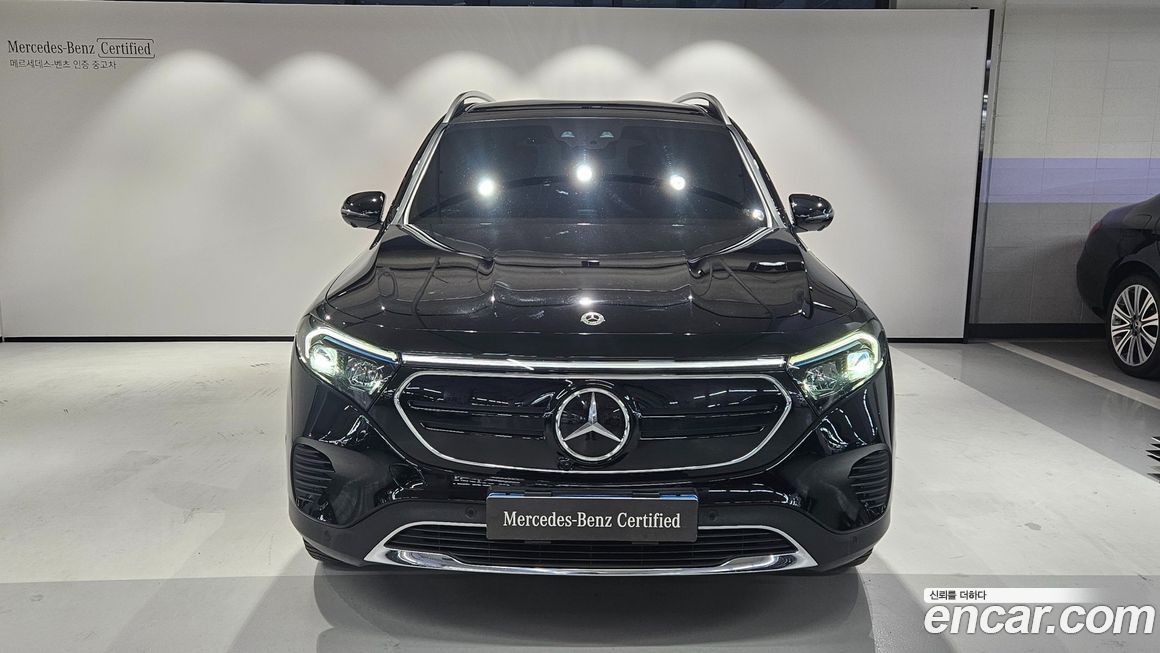 Mercedes-Benz EQB 2023