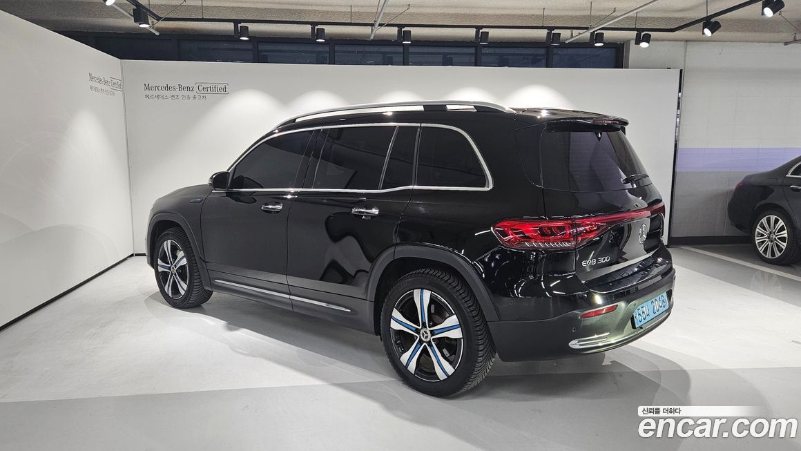 Mercedes-Benz EQB 2023