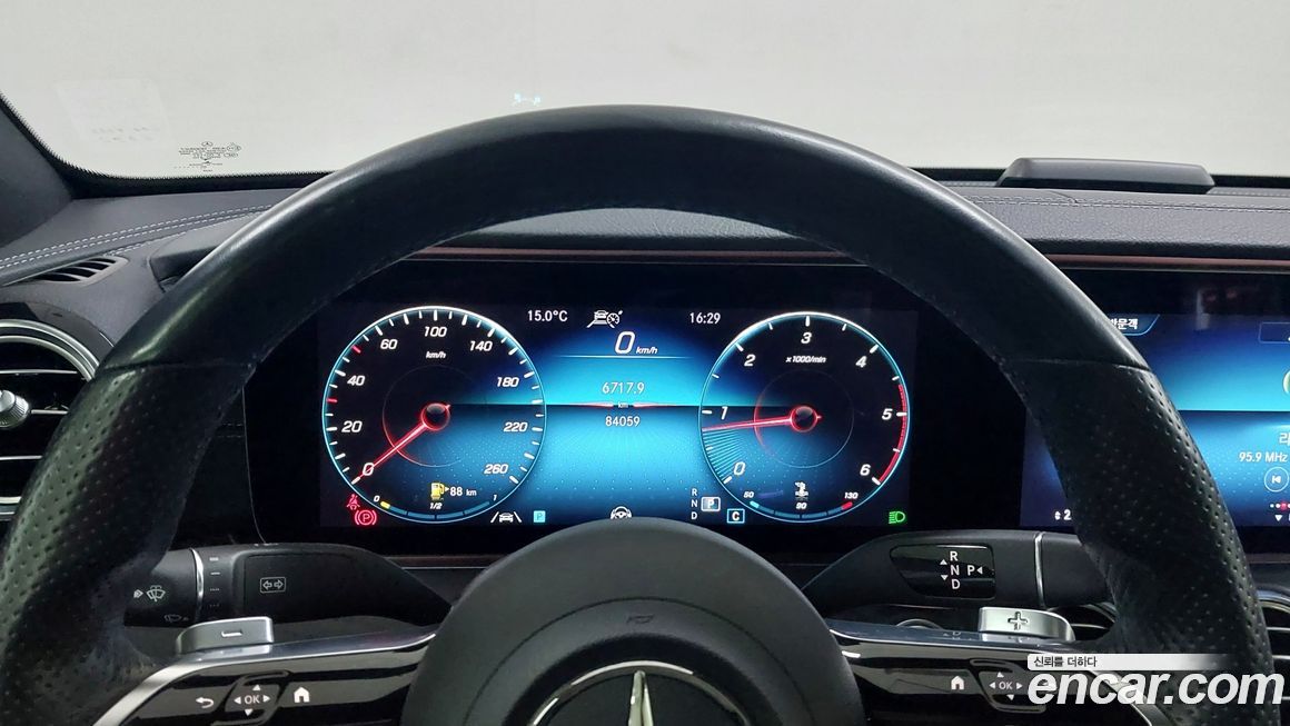 Mercedes-Benz E-Class 2021