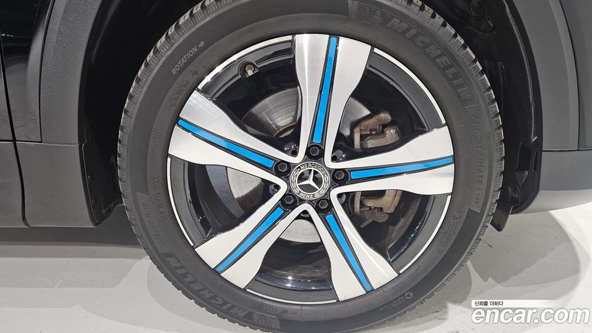 Mercedes-Benz EQB 2023