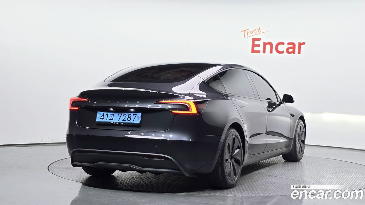 Tesla Model 3 2025