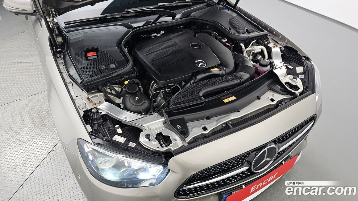Mercedes-Benz E-Class 2022