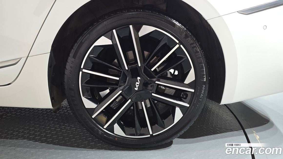 Kia K8 2025