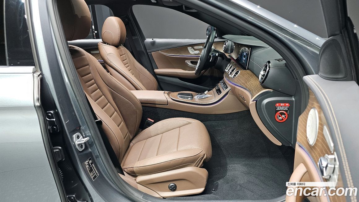 Mercedes-Benz E-Class 2021