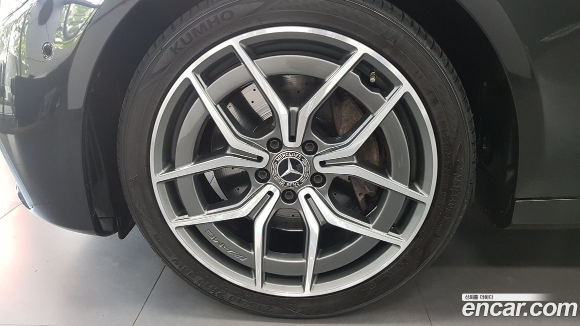Mercedes-Benz E-Class 2022
