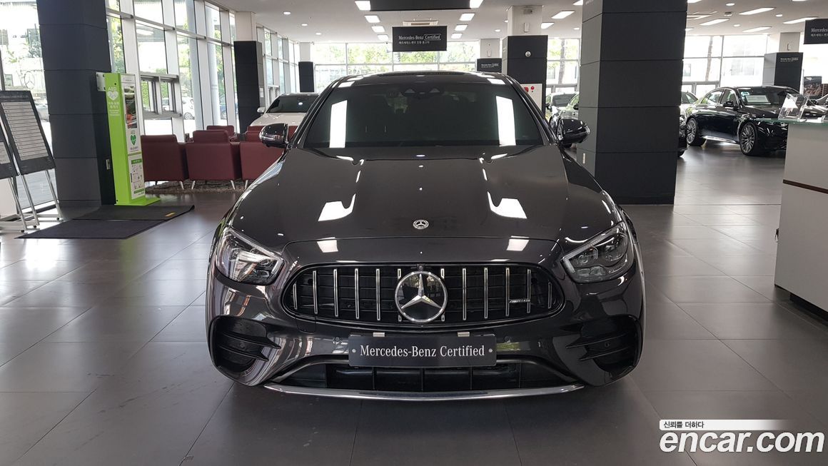Mercedes-Benz E-Class 2022