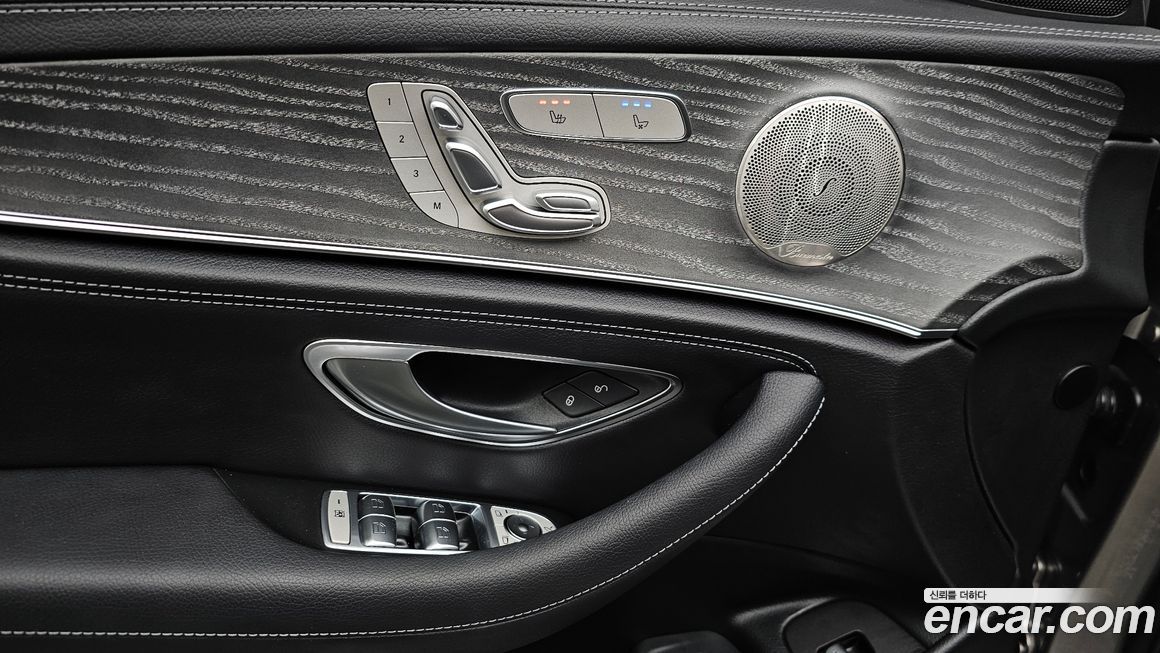 Mercedes-Benz E-Class 2022
