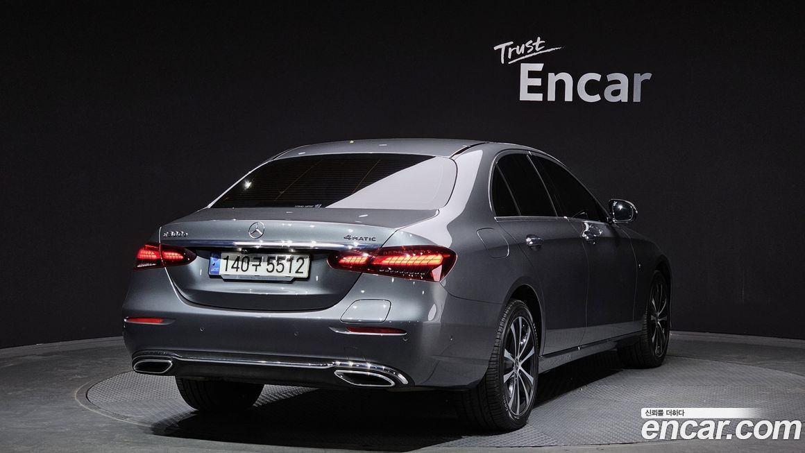 Mercedes-Benz E-Class 2021