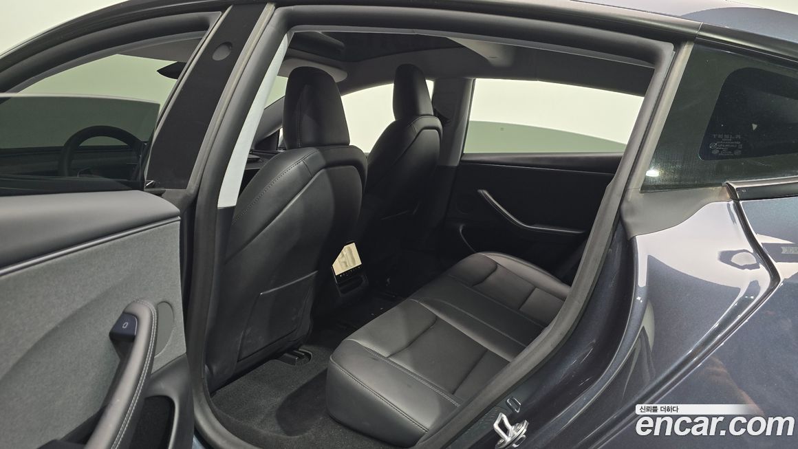 Tesla Model 3 2025