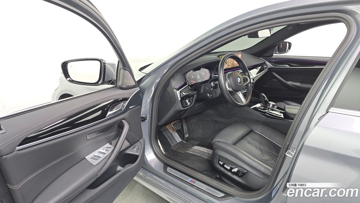BMW 5-Series 2023