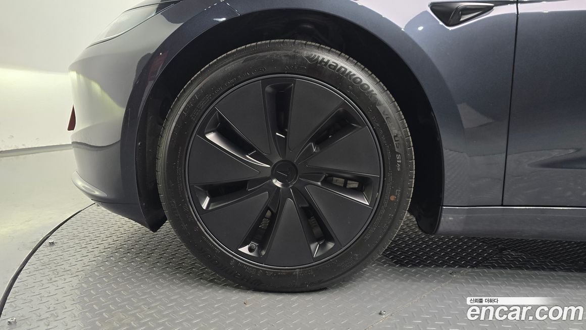 Tesla Model 3 2025