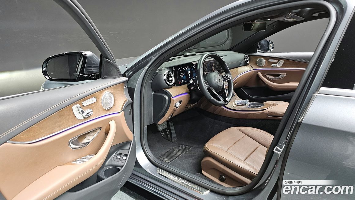 Mercedes-Benz E-Class 2021
