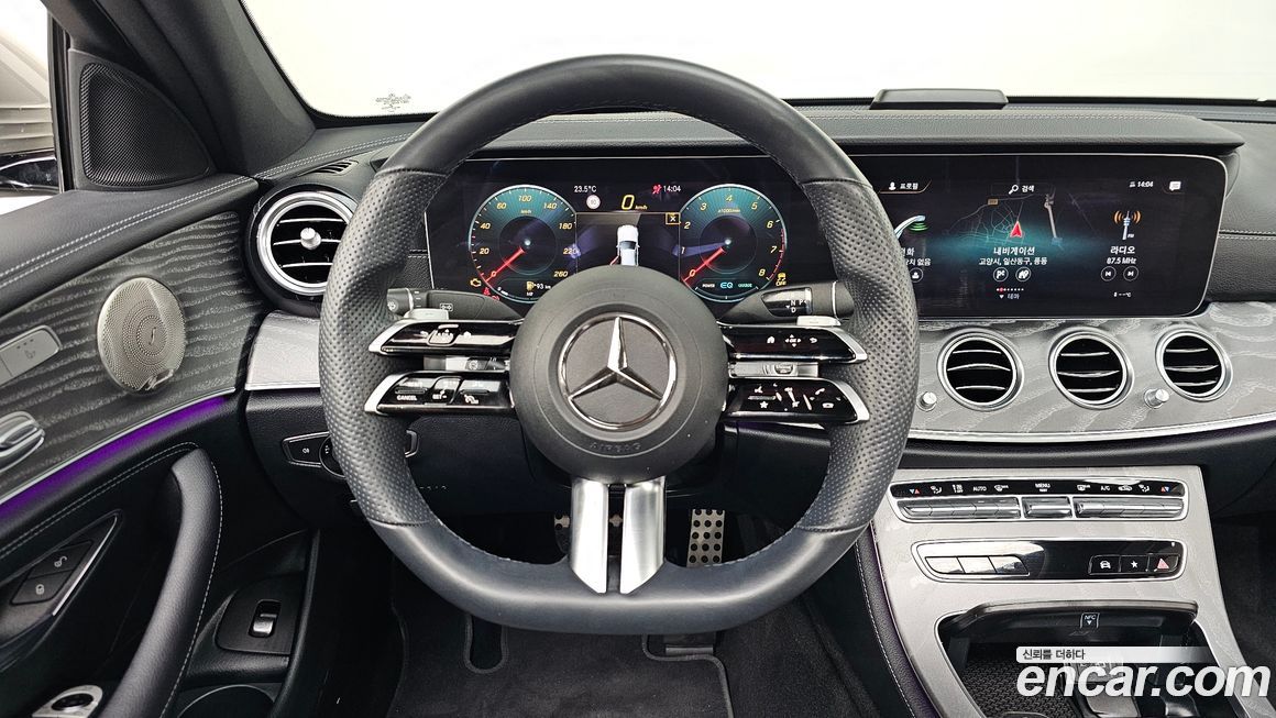 Mercedes-Benz E-Class 2022