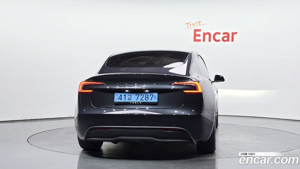 Tesla Model 3 2025