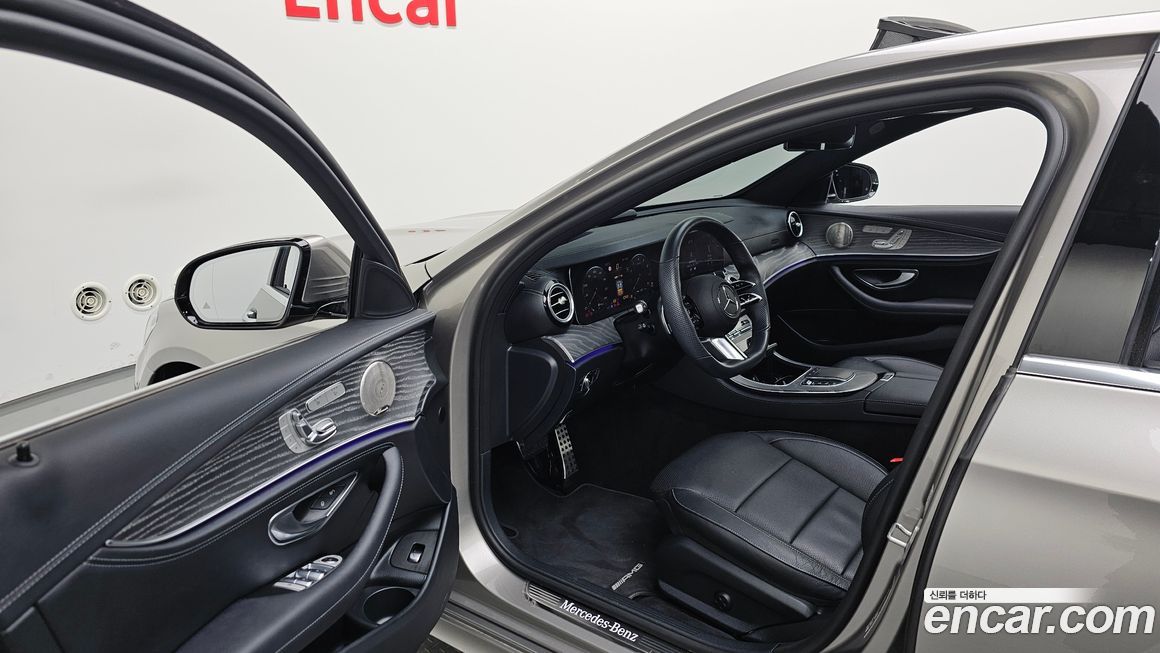 Mercedes-Benz E-Class 2022