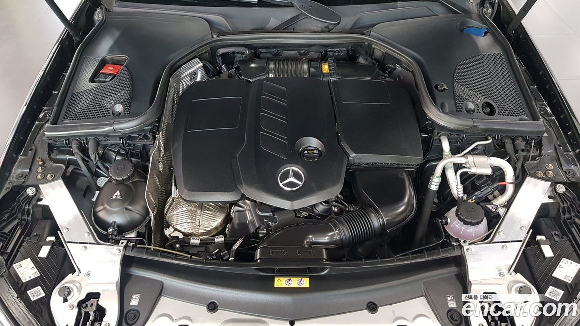 Mercedes-Benz E-Class 2022