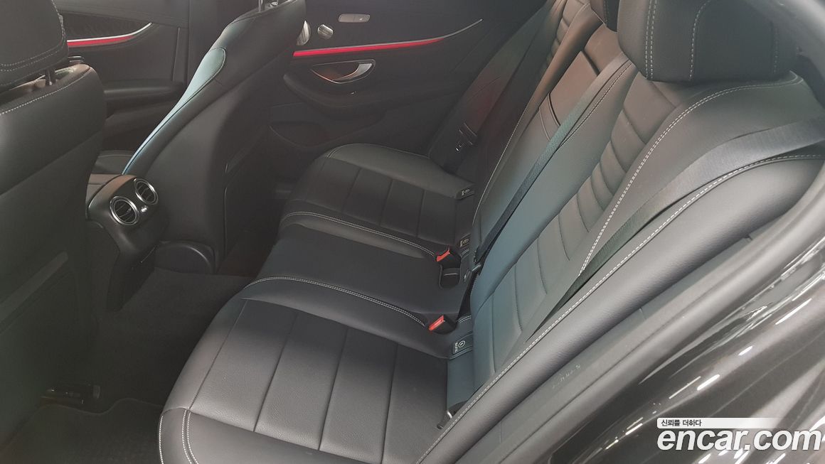 Mercedes-Benz E-Class 2022