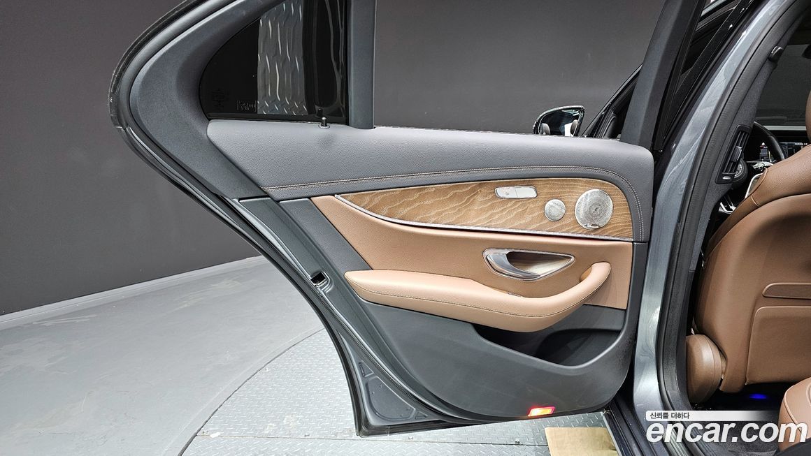Mercedes-Benz E-Class 2021