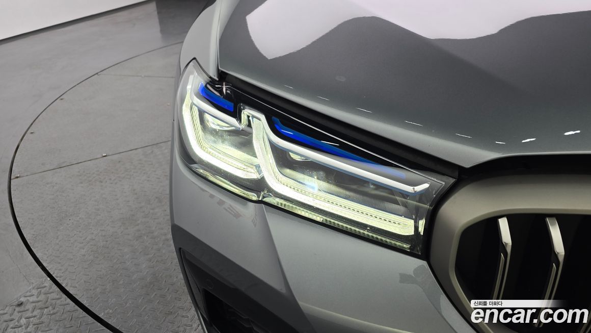 BMW 5-Series 2023