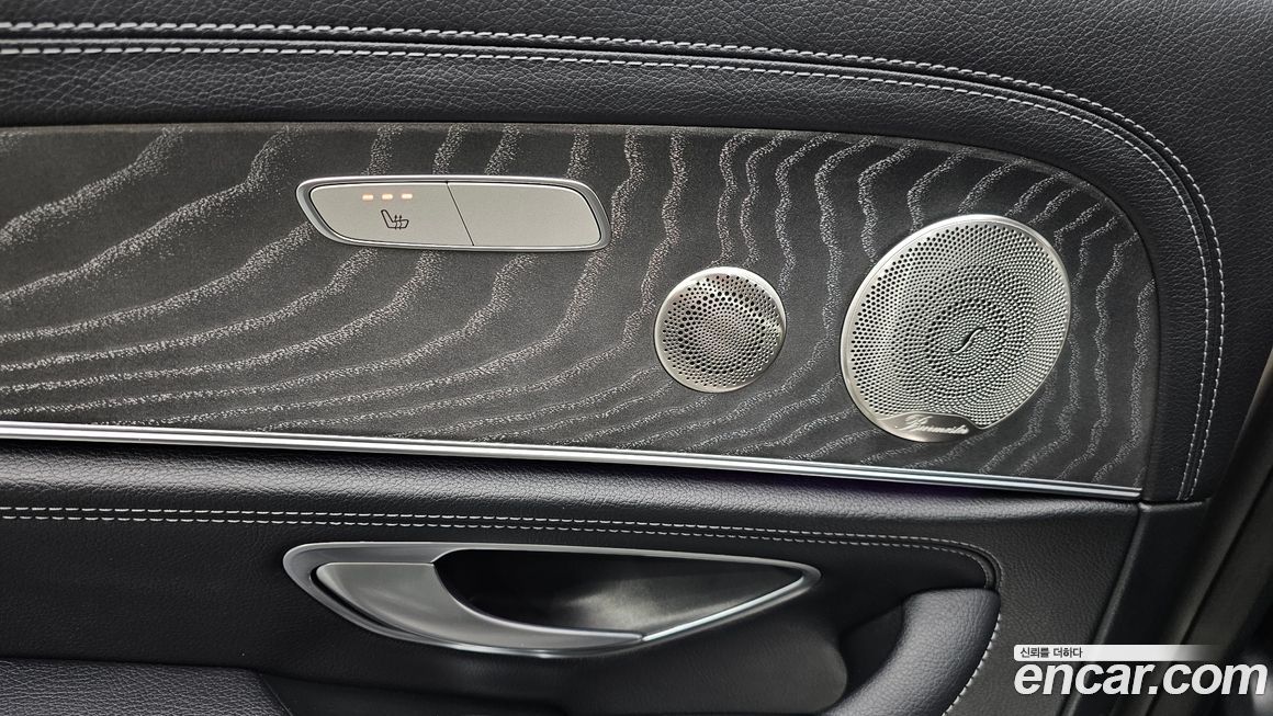 Mercedes-Benz E-Class 2022