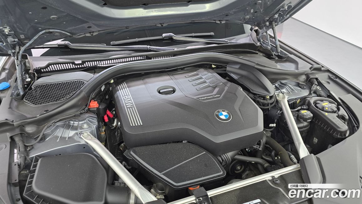 BMW 5-Series 2023