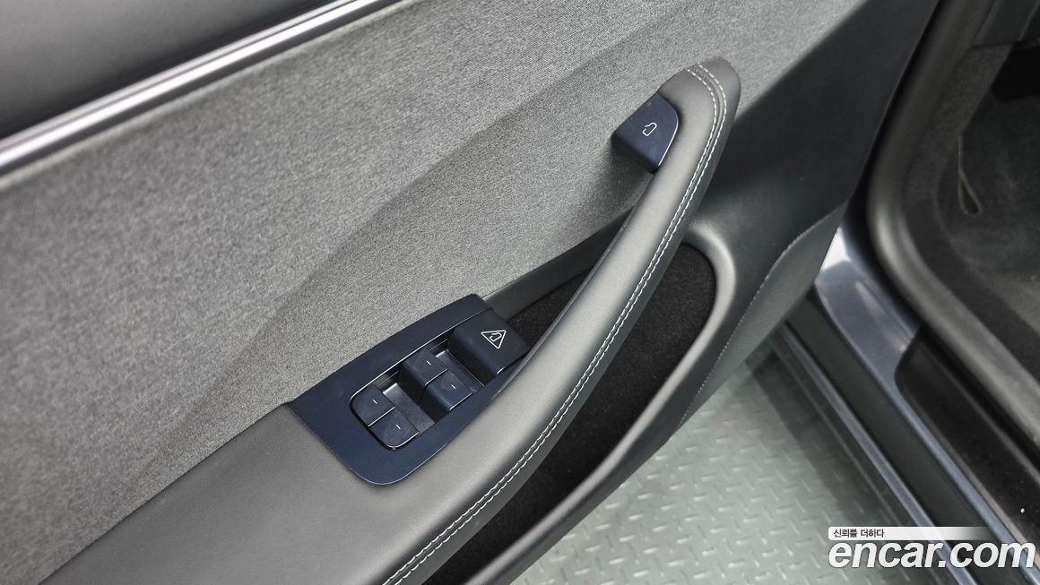 Tesla Model 3 2025