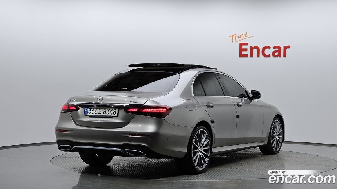 Mercedes-Benz E-Class 2022