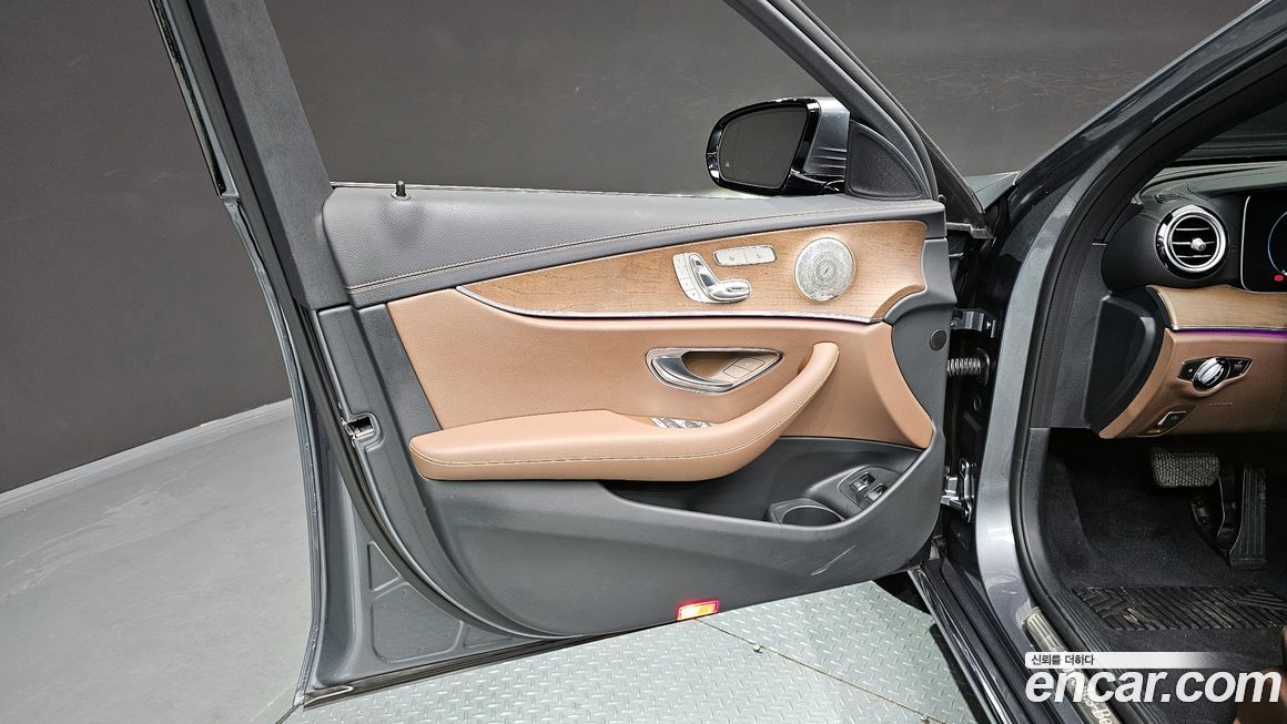 Mercedes-Benz E-Class 2021
