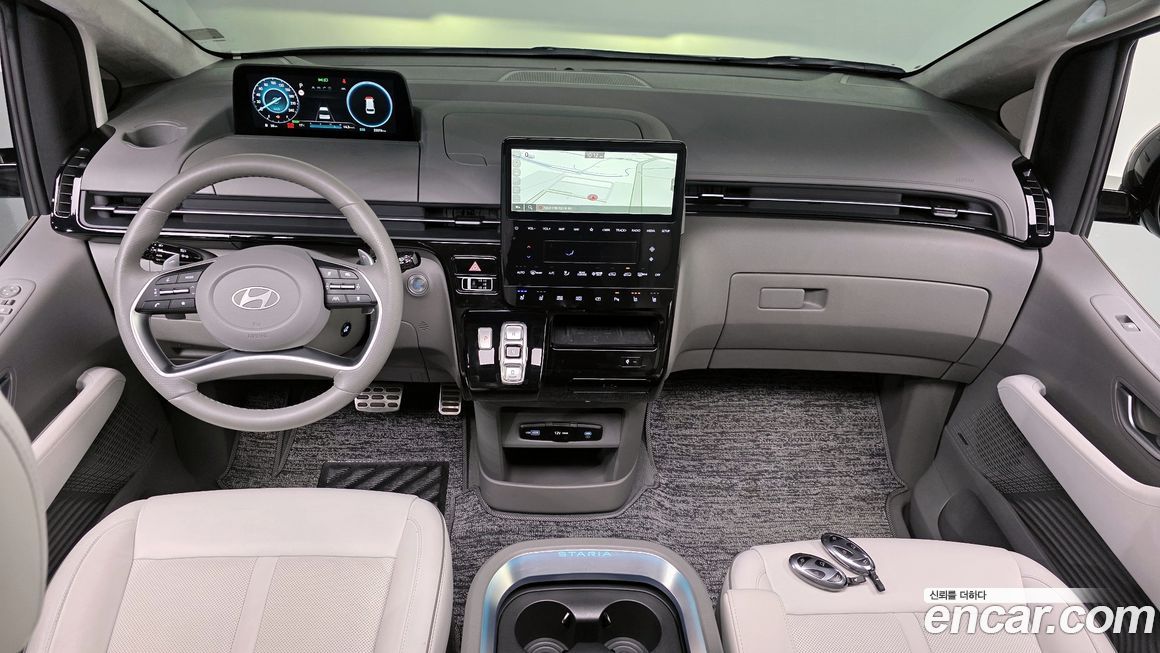 Hyundai Staria 2025