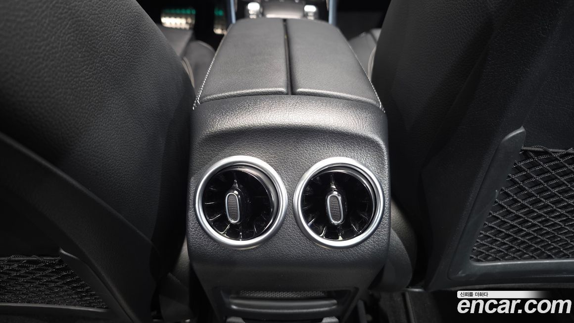 Mercedes-Benz EQB 2023