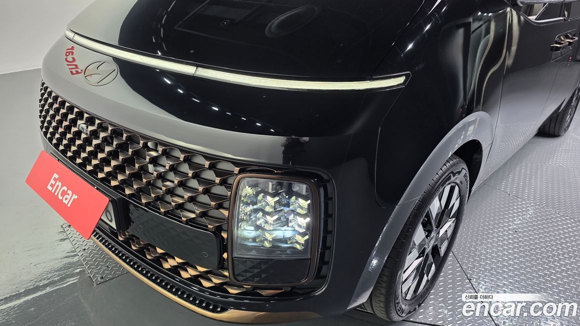 Hyundai Staria 2025