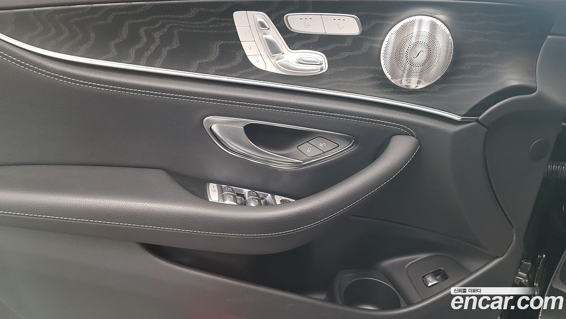 Mercedes-Benz E-Class 2022