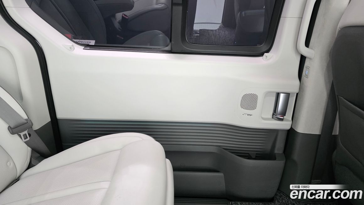 Hyundai Staria 2025