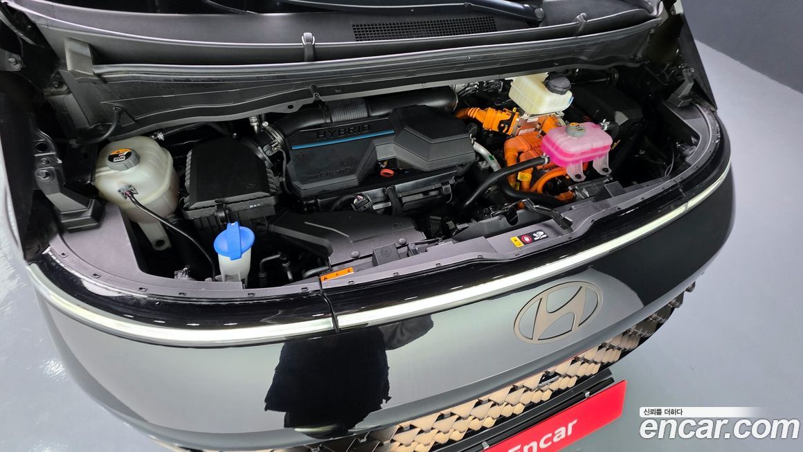 Hyundai Staria 2025