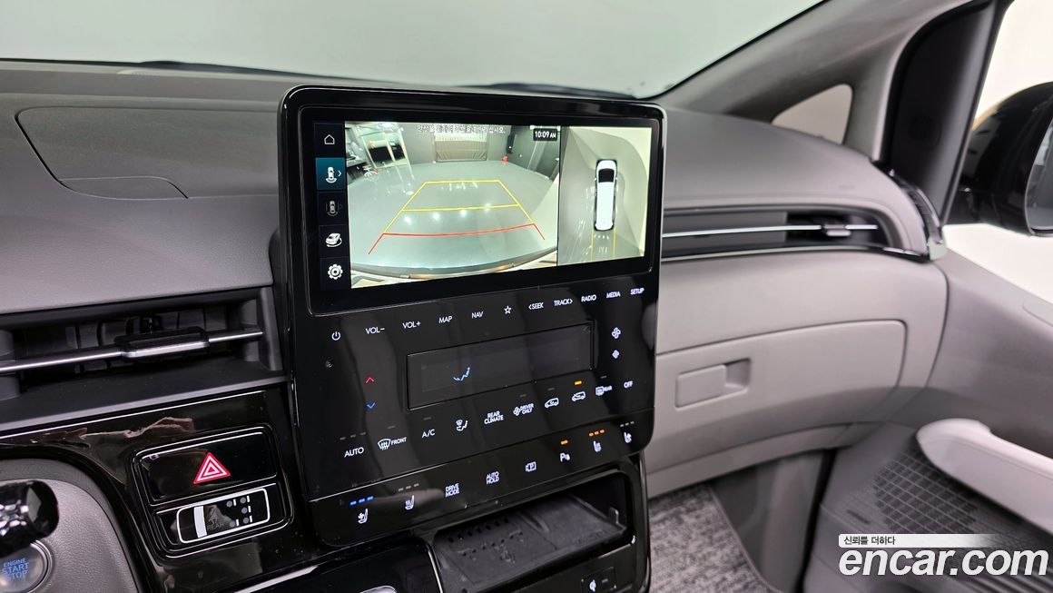 Hyundai Staria 2025