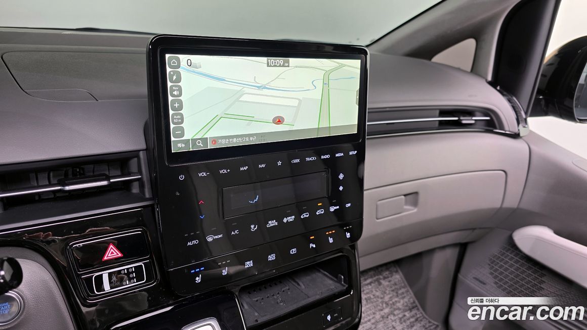 Hyundai Staria 2025