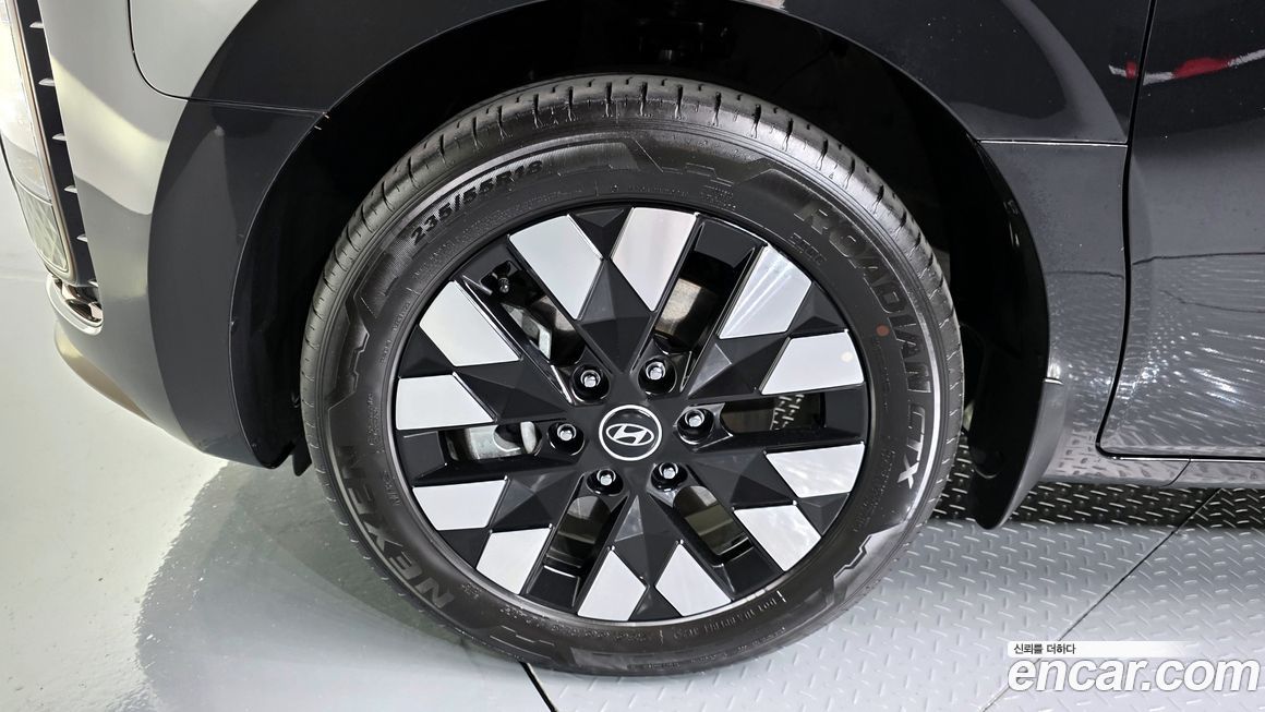 Hyundai Staria 2025