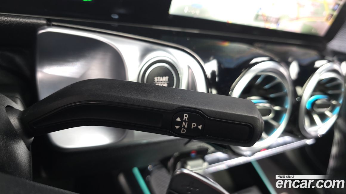 Mercedes-Benz EQB 2023