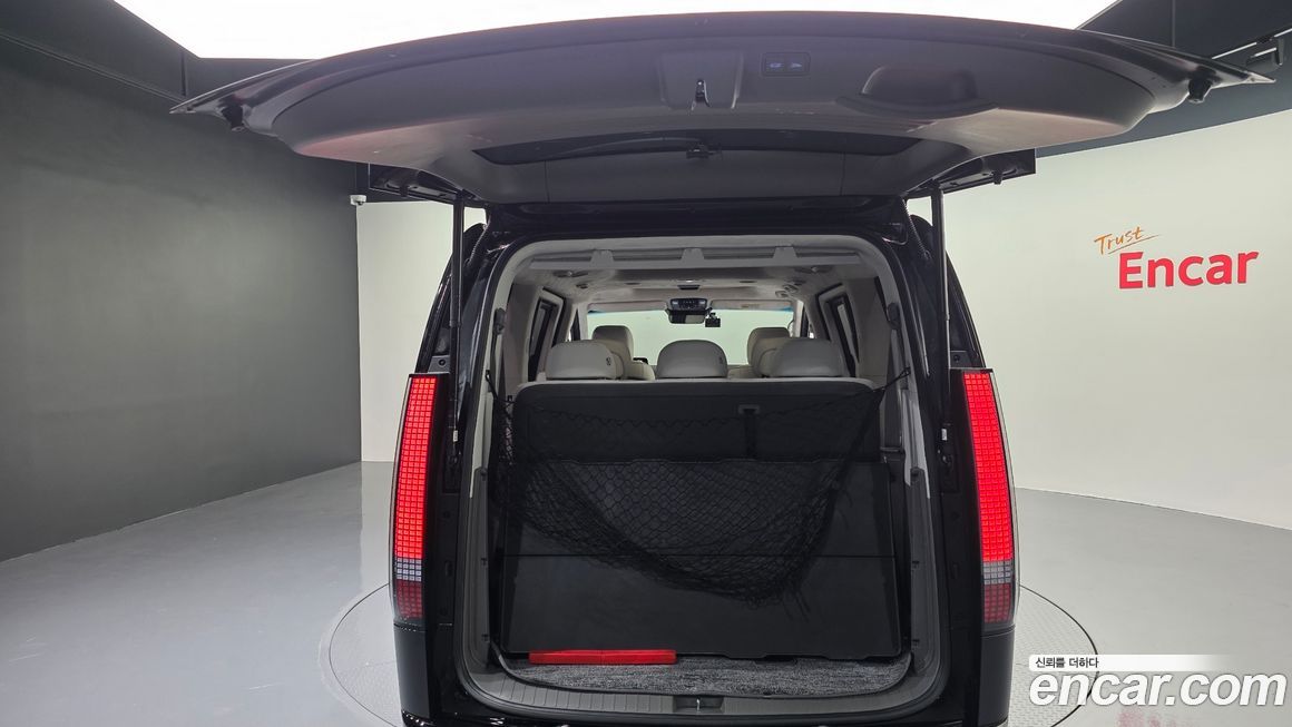 Hyundai Staria 2025