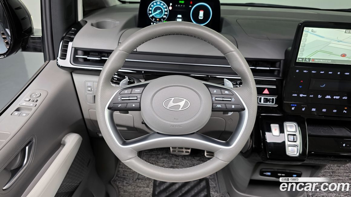 Hyundai Staria 2025