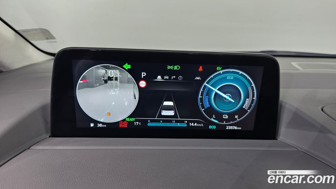 Hyundai Staria 2025