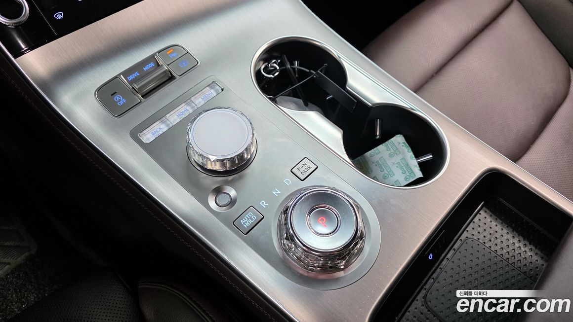 Genesis GV70 2025