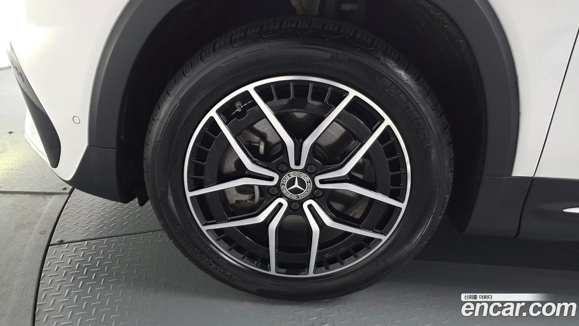 Mercedes-Benz EQB 2023