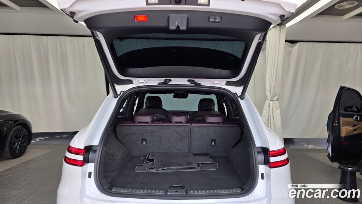 Genesis GV70 2025