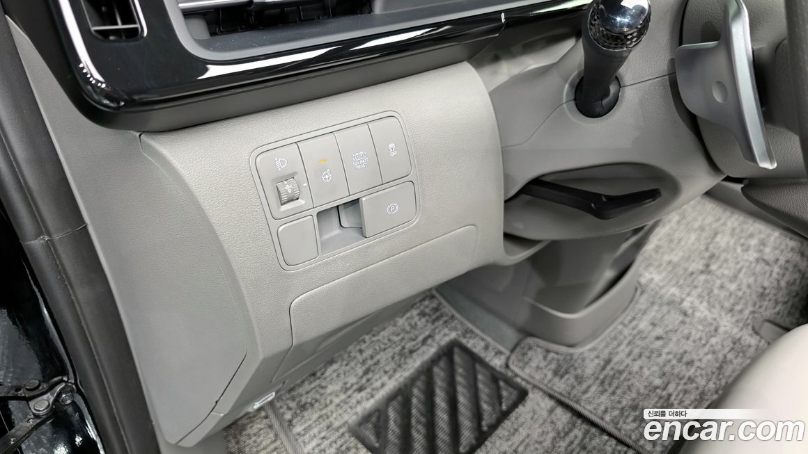 Hyundai Staria 2025