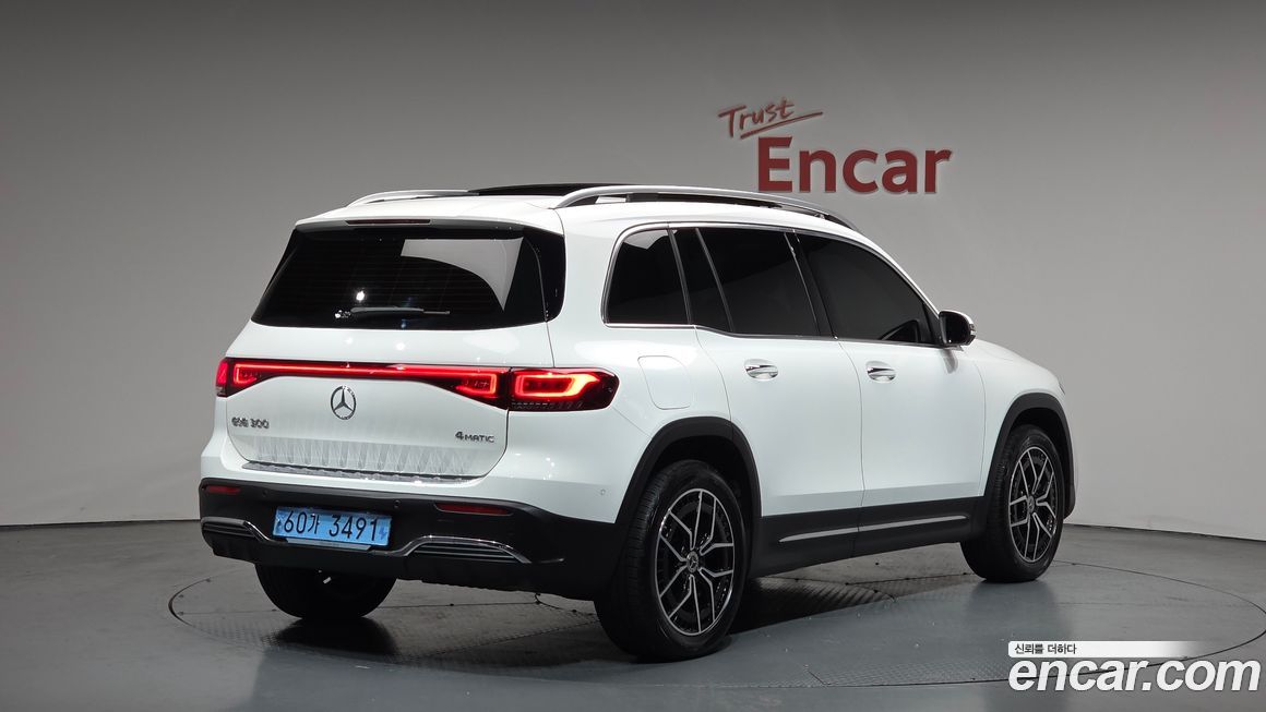 Mercedes-Benz EQB 2023