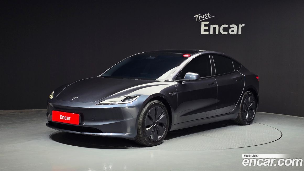 Tesla Model 3 2024