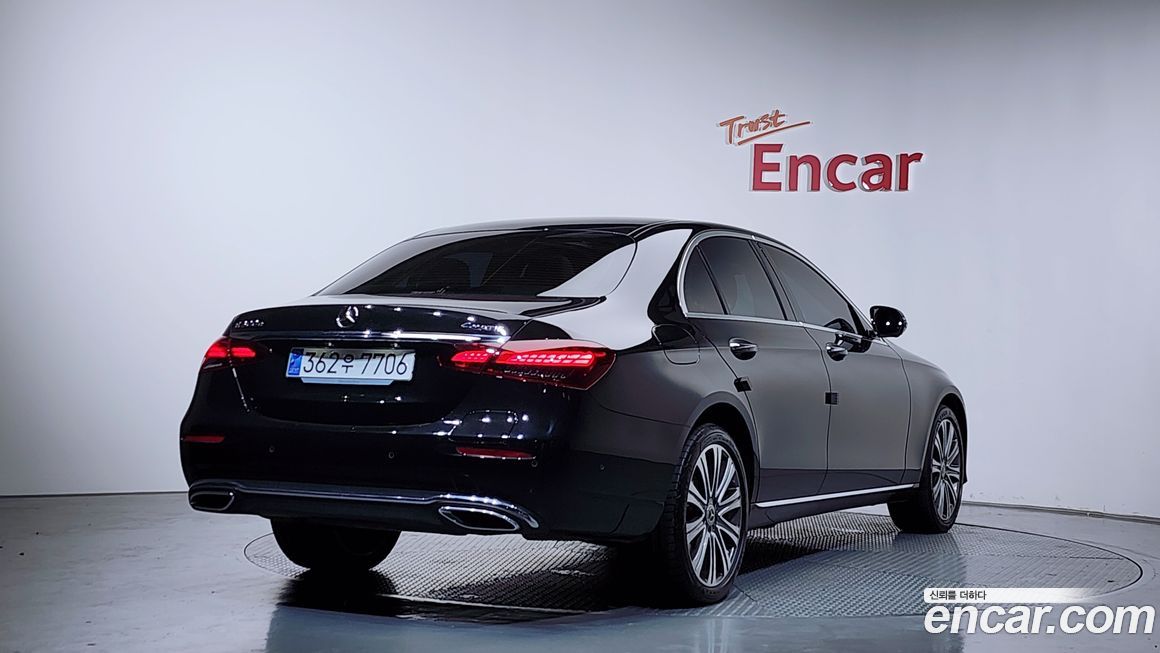 Mercedes-Benz E-Class 2023