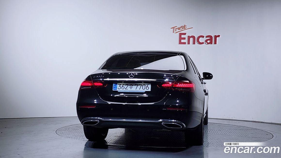 Mercedes-Benz E-Class 2023